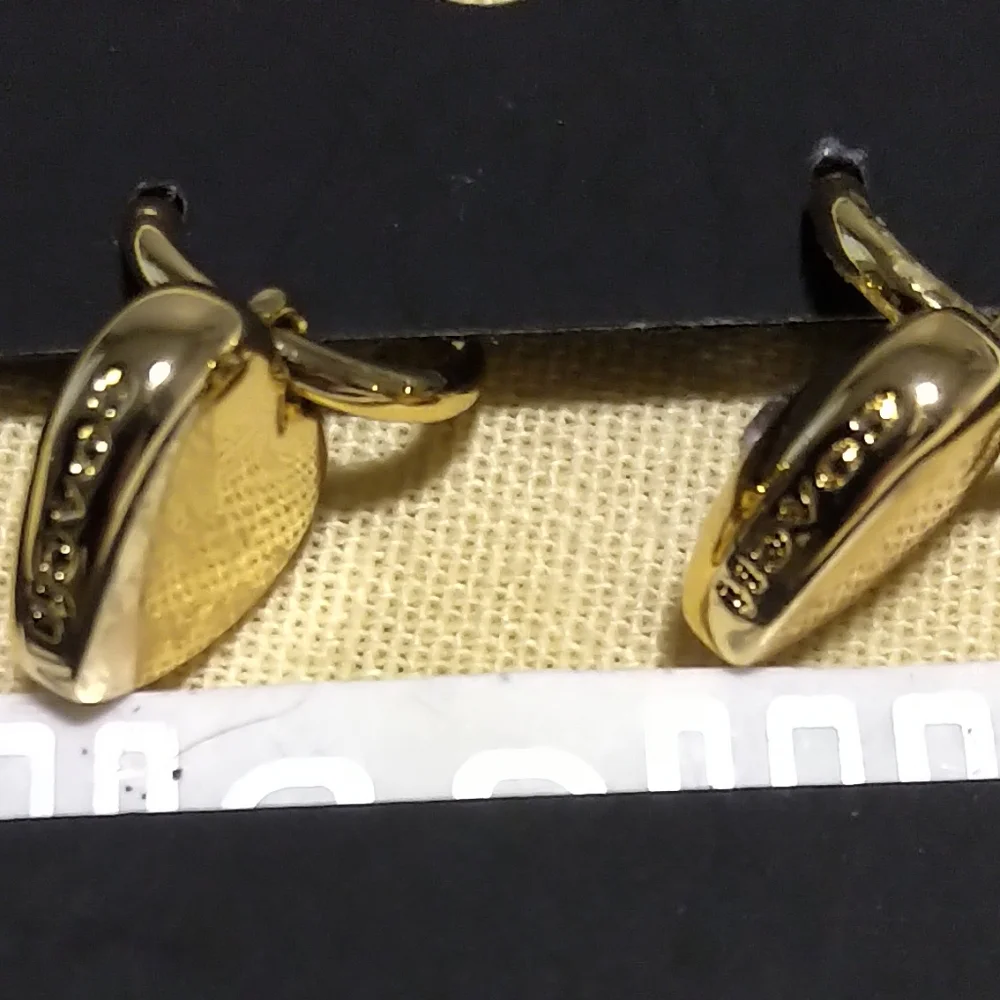 BRAND NEW COACH GOLD CRYSTAL HEART EARRINGS - Picture 2 of 2